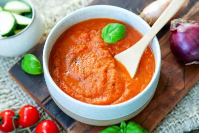 Verstecktes Gemüse: Cremige Tomatensauce für Feinschmecker und Gemürse-Verweigerer