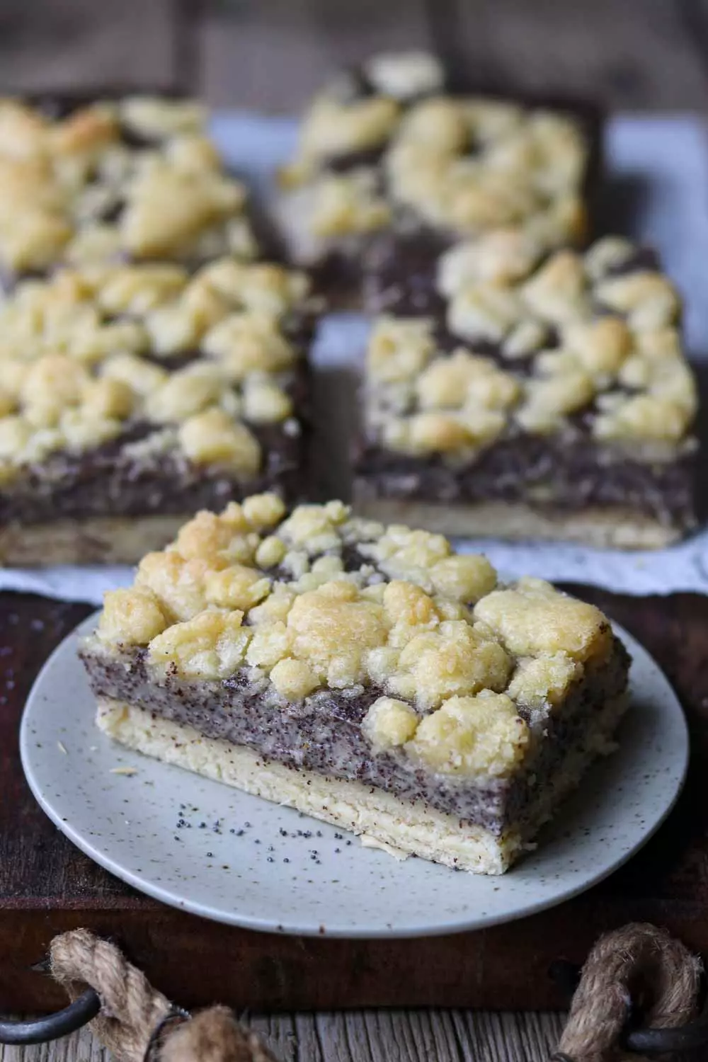 Rezept f&uuml;r saftigen Mohnkuchen mit Streuseln: Einfach &amp; Lecker