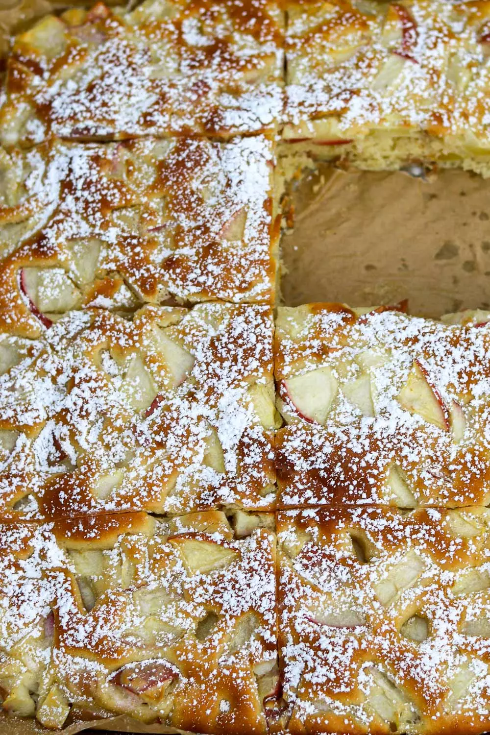 Großmutters Apfelkuchen vom Blech: Ein zeitloses Rezept für den Alltag