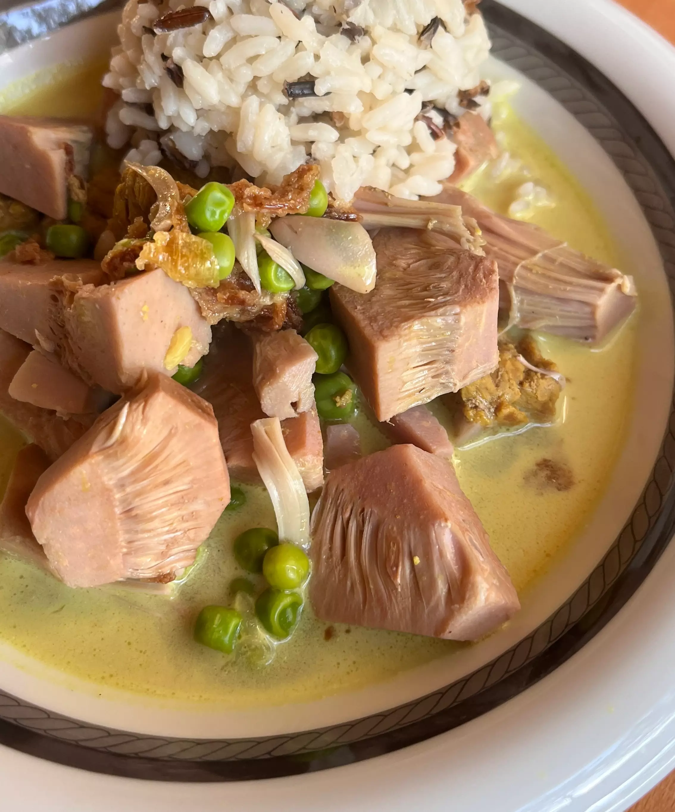 Indonesischer Jackfrucht-Eintopf: Ein veganes Soulfood-Erlebnis mit Kokosnuss und Gewürzen