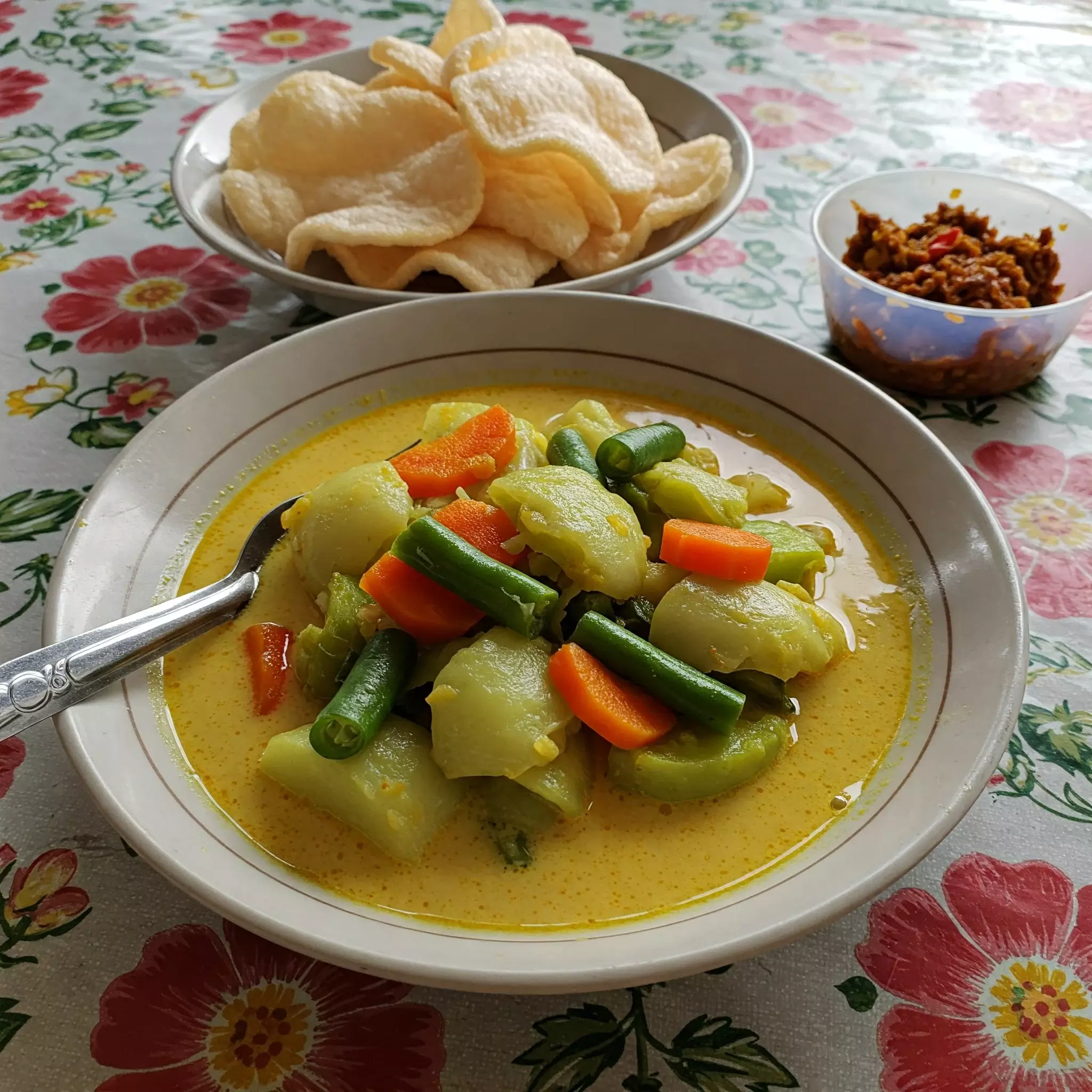 Die Kunst des Lontong Sayur Medan: Ein indonesisches Frühstückserlebnis in Ihrer Küche