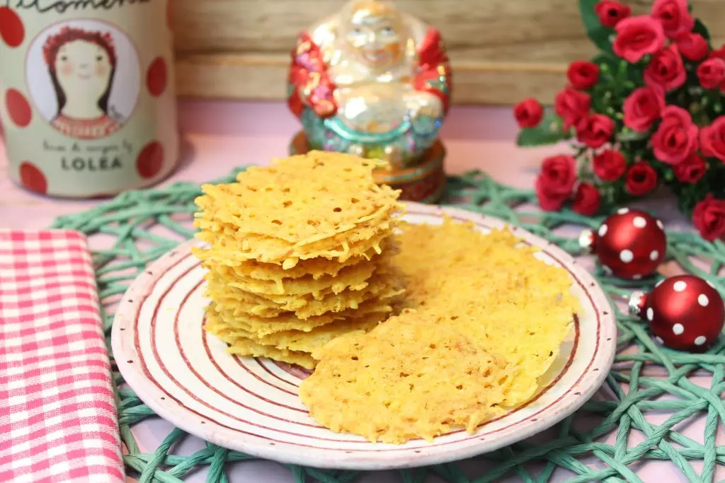 Knusprige Kokos-Käse-Chips selbstgemacht
