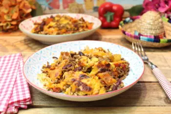 Herzhaftes Ofengemüse mit würzigem Hackfleisch-Topping