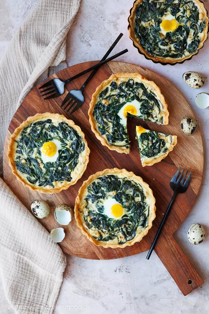 Spinat-Ziegenkäse-Tartelettes mit Wachtelei: Das ideale Osterrezept