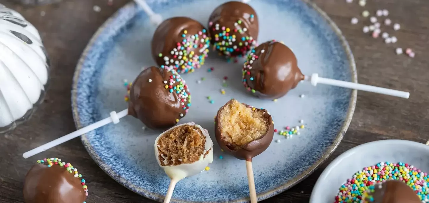 Die Kunst der Cake-Pops: Kleine Kuchen, Große Freude