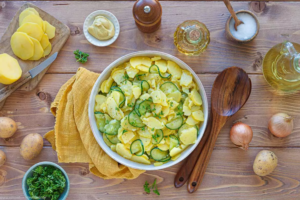 Bayerischer Kartoffel-Gurken-Salat: Ein frischer Klassiker für jeden Anlass