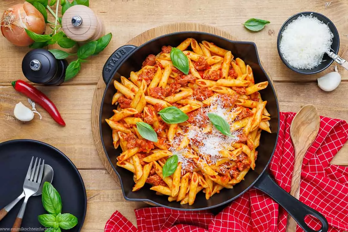Cremige Salsiccia Pasta: Ein schnelles italienisches Geschmackserlebnis