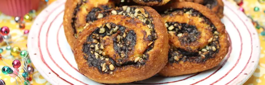 Zuckerfreie Schoko-Nuss-Schnecken: Ein kohlenhydratarmes Backvergnügen