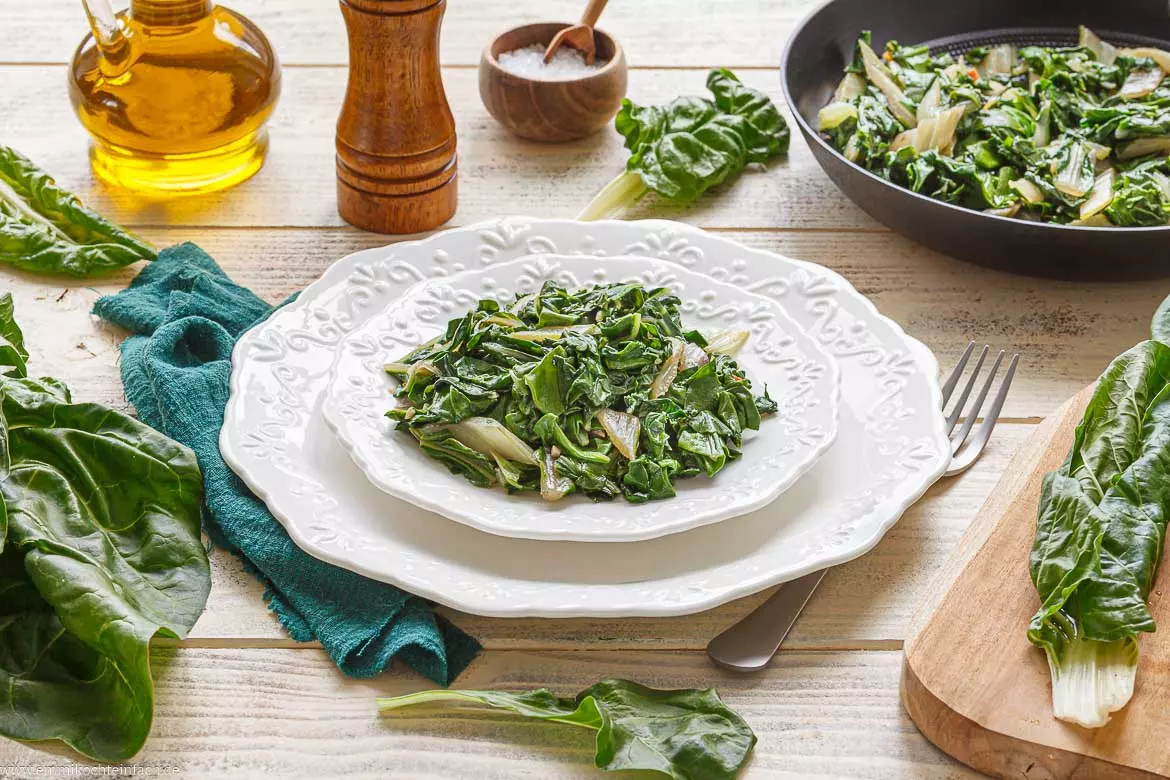 Einfaches Mangold-Rezept: Schnell und lecker als Beilage