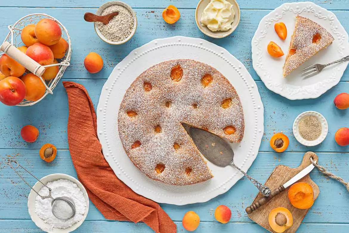 Saftiger Aprikosenkuchen: Ein sommerlicher Traum für den Kaffeetisch