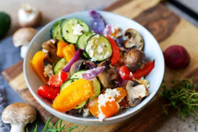 Schnelles und einfaches Ofengemüse mit Feta