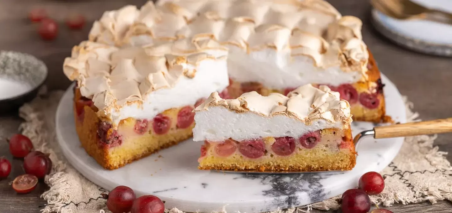 Stachelbeerkuchen mit Baiserhaube: Eine süß-saure Köstlichkeit