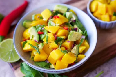 Exotischer Genuss: Mango-Avocado-Salsa in nur 15 Minuten
