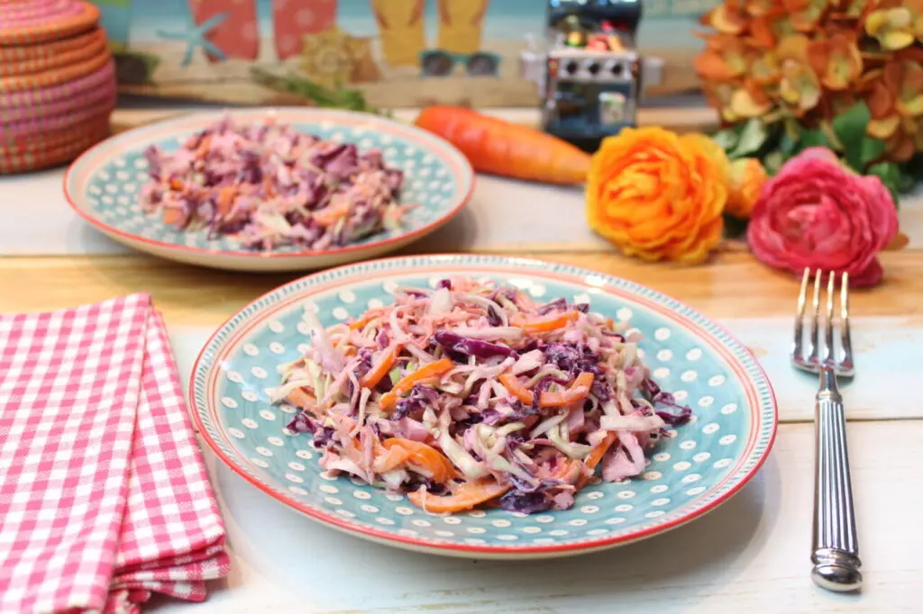 Bettis Köstlicher Krautsalat: Ein Sommergenuss für Grillabende und mehr