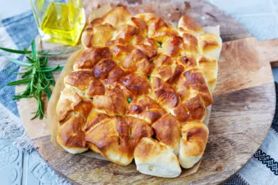 Blitz-Focaccia aus der Heißluftfritteuse: Schnell und Lecker