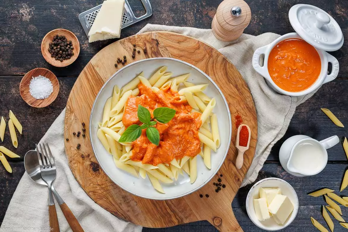Cremige Tomaten-Sahne-Soße: Ein schnelles Familienrezept für jeden Tag