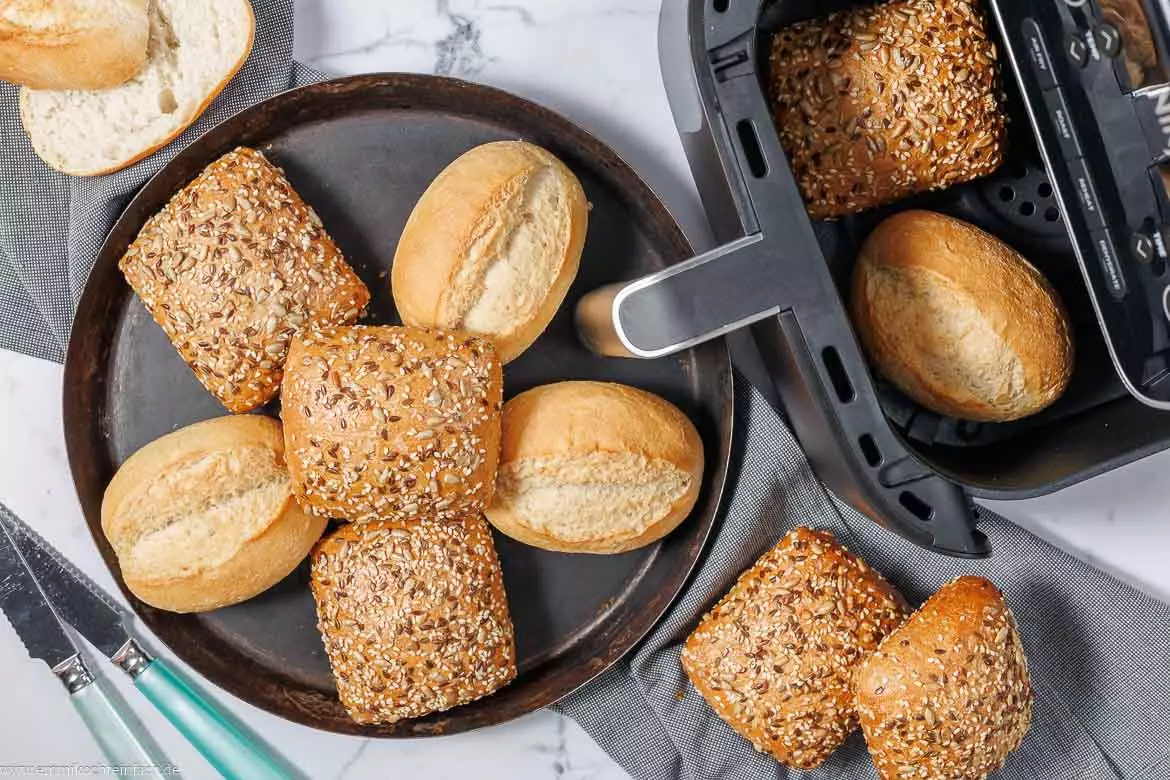 Brötchen schnell und knusprig im Airfryer zubereiten