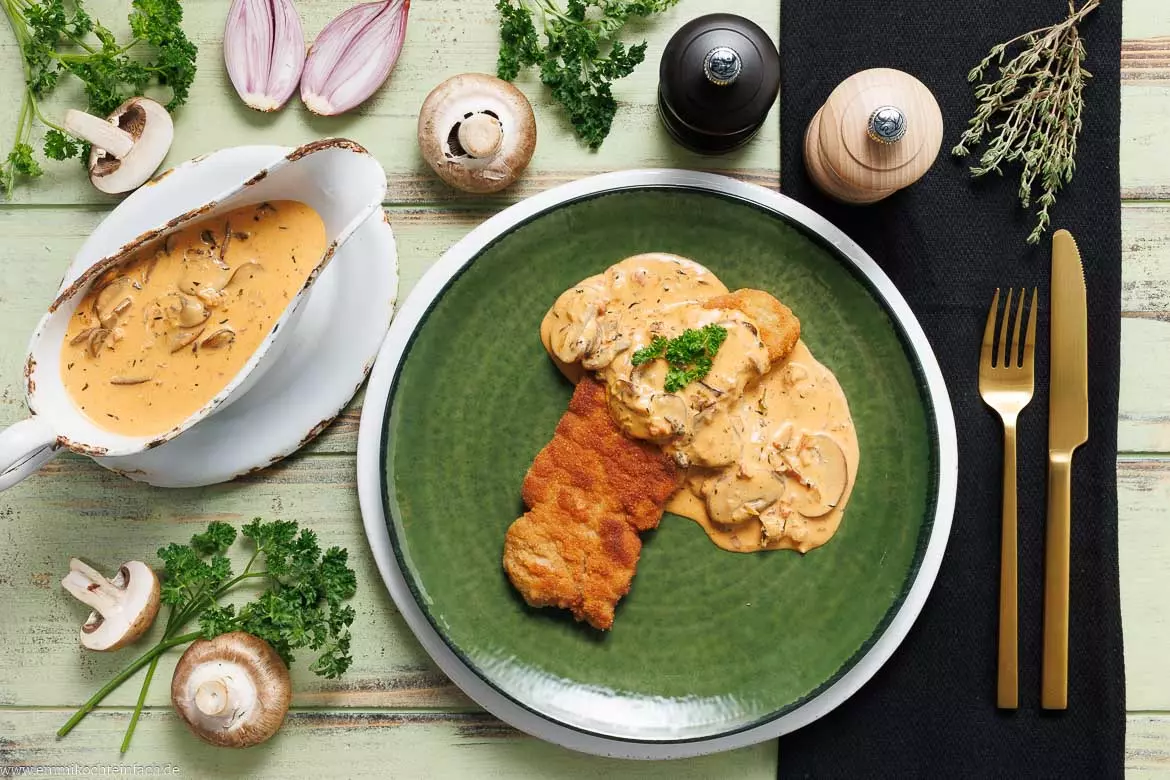Jägerschnitzel mit Pilzrahmsoße: Ein Klassiker, der begeistert
