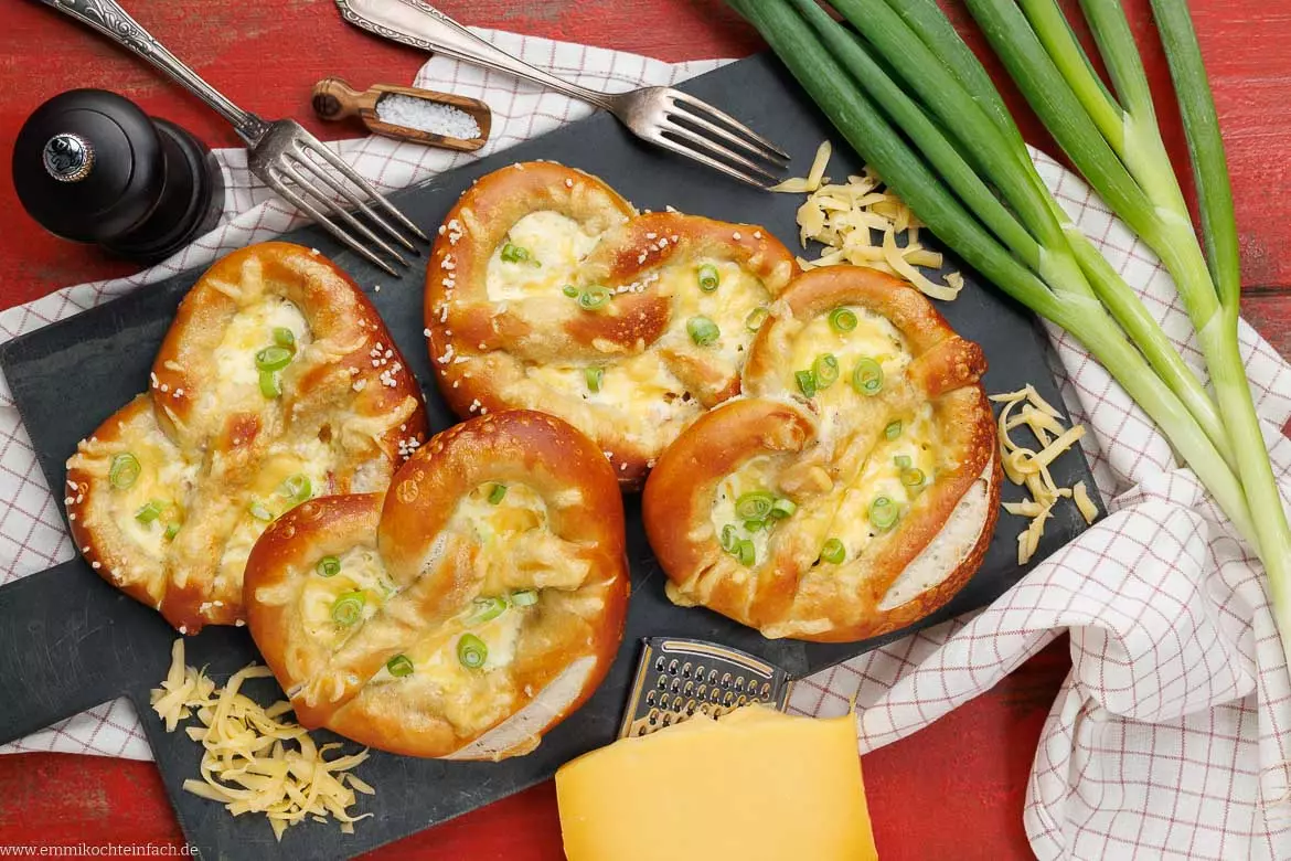 Köstliche Flammkuchen-Brezeln: Ein vielseitiger Snack für jede Gelegenheit