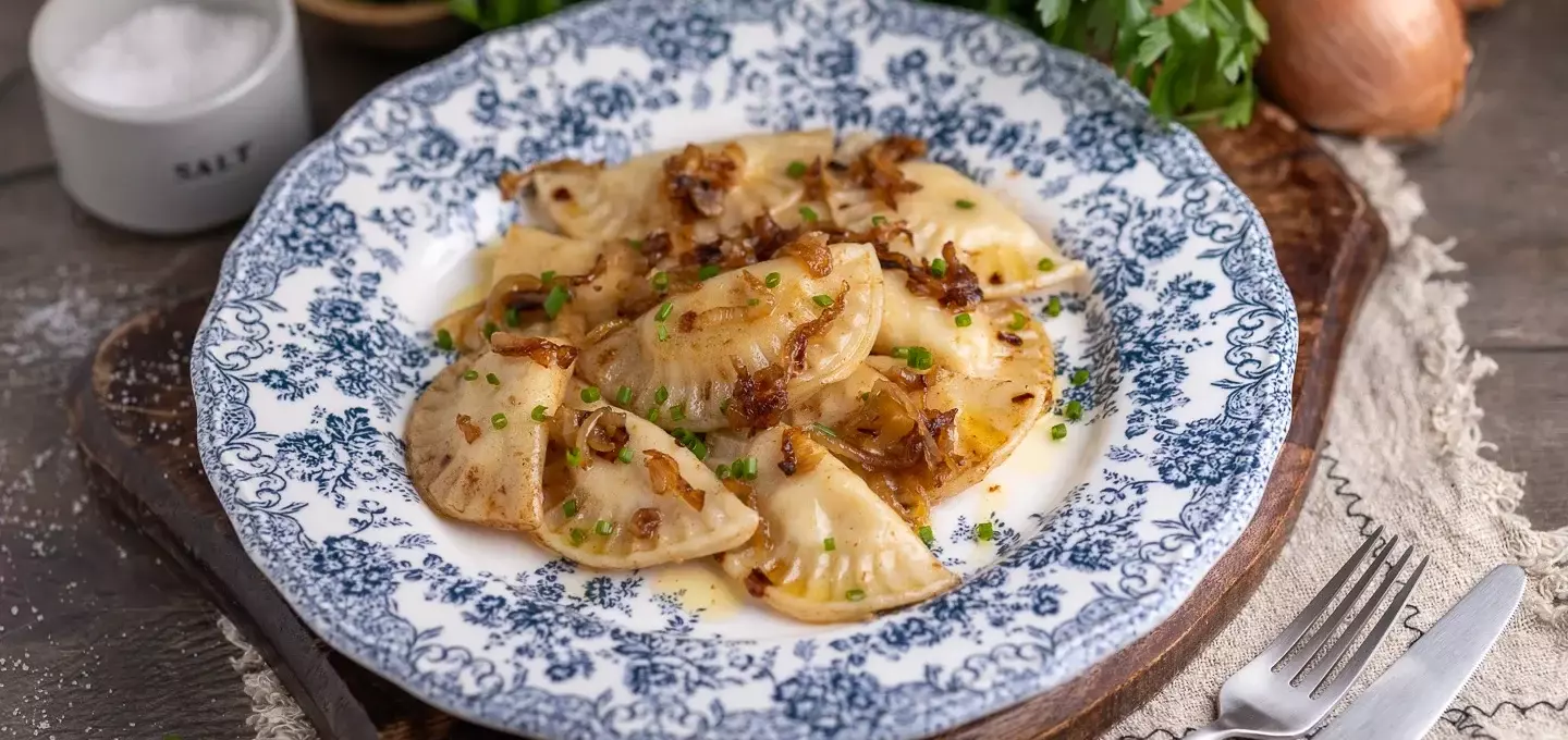 Omas authentische Kartoffel-Pierogi: Ein kulinarisches Erbe