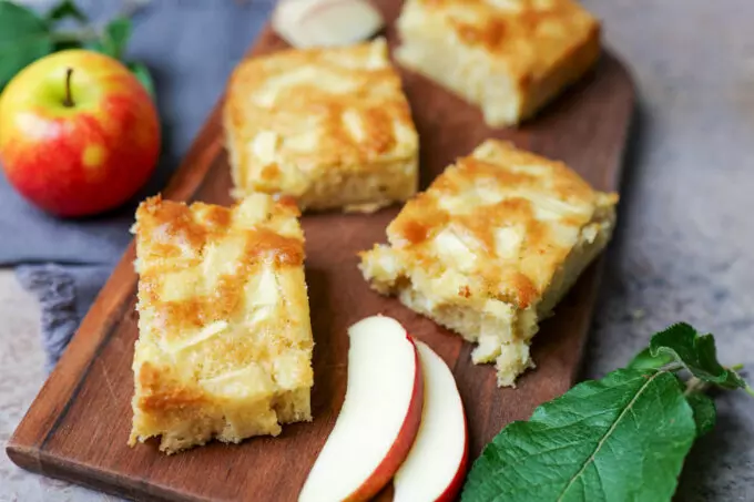 Feuchter Apfelkuchen vom Blech: Ein blitzschnelles Rezept für Backanfänger
