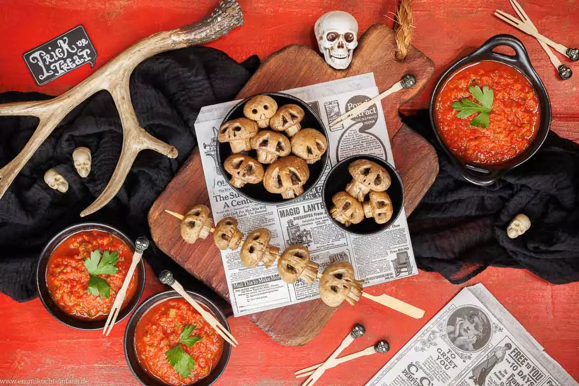 Gruselige Pilzköpfe mit Salsa: Ein schaurig-leckeres Halloween-Rezept